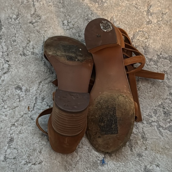 Steve Madden Rizzaa Cognac Suede Leather Heeled Sandals ankle straps Sz 6.5 - Picture 10 of 13